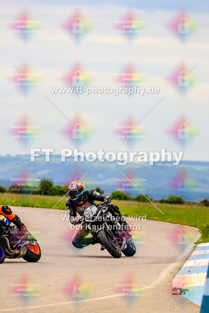 MotoTeam-2847 | Hier findet Ihr Bilder von Touristenfahrten auf der Nürburgring Nordschleife oder von anderen Veranstaltungen die ich besucht habe. Viel Spass beim Durch Schauen 