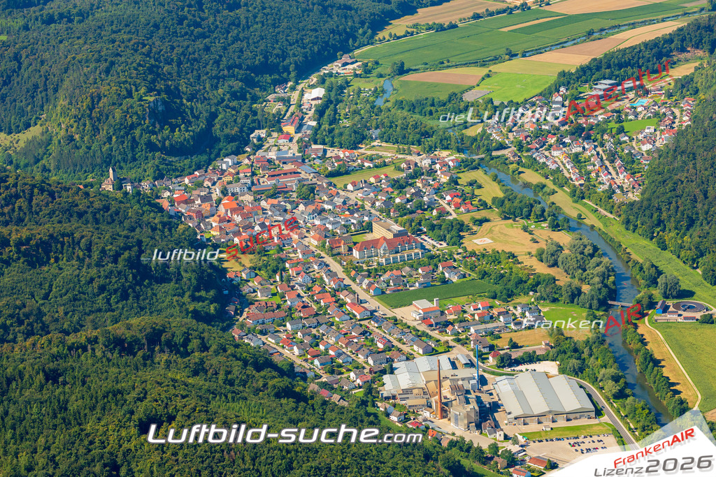 Luftaufnahme von Kipfenberg - Die Luftaufnahme wurde 2025 vom UL-Flugzeug heraus erstellt ( keine Drohne ) - Hochauflösende Luftaufnahme - für professionelle Ausdrucke geeignet. Die Geschenkidee !Mit Lizenz und Bildrechte bestellbar