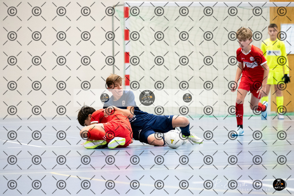 20251122_20251122_FCR-Hallenturnier-D-1_008-135 | Sport und Naturfotografie von Roberto Esposito zeigt echte Momente Bewegung und die Schönheit der Natur. Ausdrucksstarke Bilder schaffen Emotionen.