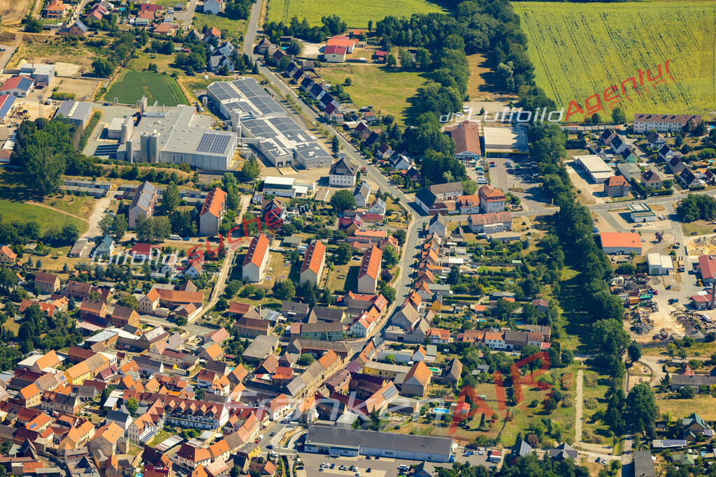 bad-bibra-luftbild-22-194 | Aktuelles Luftbild von  Bad Bibra - Die Luftaufnahme wurde 2022 mittels UL-Flugzeug erstellt ( keine Drohne ) - hochauflösende Kamera-Systeme von  Canon -
Beste Qualität - Für grossformatige Ausdrucke geeignet. Die Geschenkidee !