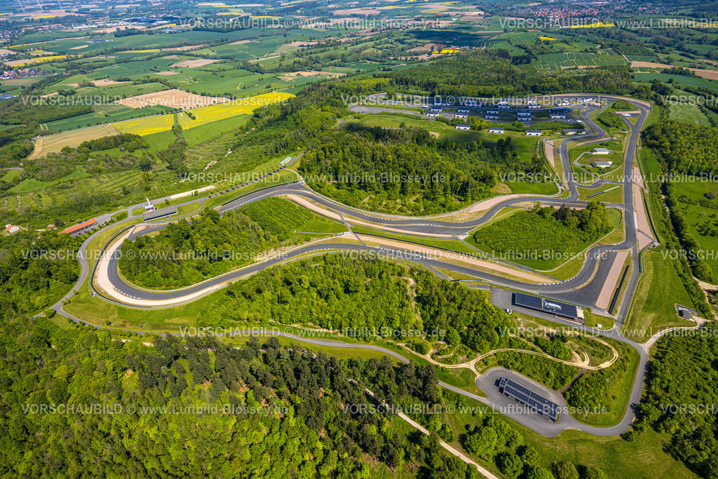 BadDriburg240504599RennstreckeBilsterBerg | Luftbild, Bilster Berg Rennstrecke, Teststrecke und Präsentationsstrecke, parkähnlich angelegtes Gelände mit Fahrerlager und Offroad-Parcours, Pömbsen, Bad Driburg, Ostwestfalen, Nordrhein-Westfalen, Deutschland
