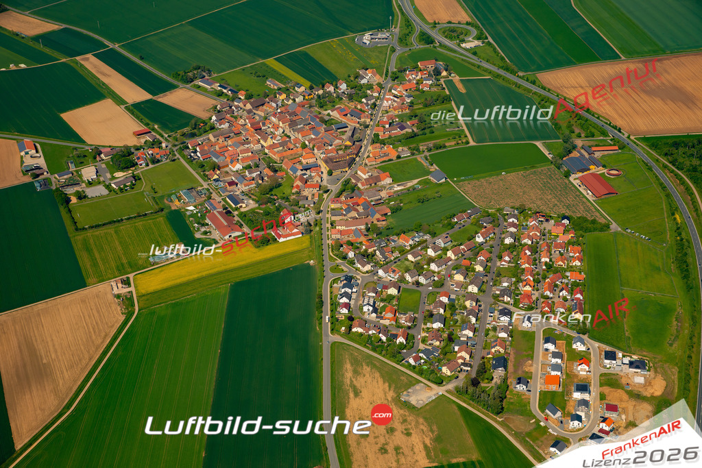 Das Luftbild zeigt :  Biebelried - Die Luftaufnahme wurde 2024 vom UL-Flugzeug aus erstellt ( keine Drohne ) - Hochauflösende Luftaufnahme - Für grossformatige Ausdrucke geeignet. Die Geschenkidee !Mit Lizenz und Bildrechte bestellbar
