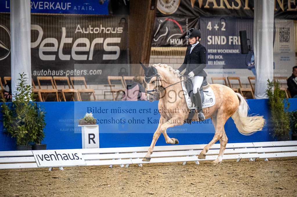 DOS_2044 | Entdecke hochwertige Reitturnierfotos von Foto Oger. Professionell, emotional und authentisch – jetzt Lieblingsmomente im Shop bestellen. - Realisiert mit Pictrs.com