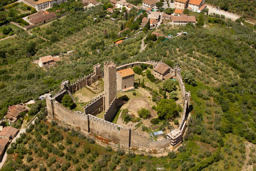 Luftbild: Ortsansicht in Pergognano im Bundesland Toscana in Italien. Foto: IMG_27783.jpg vom 29.05.2010 durch Werner Riehm/FLY-FOTO.de