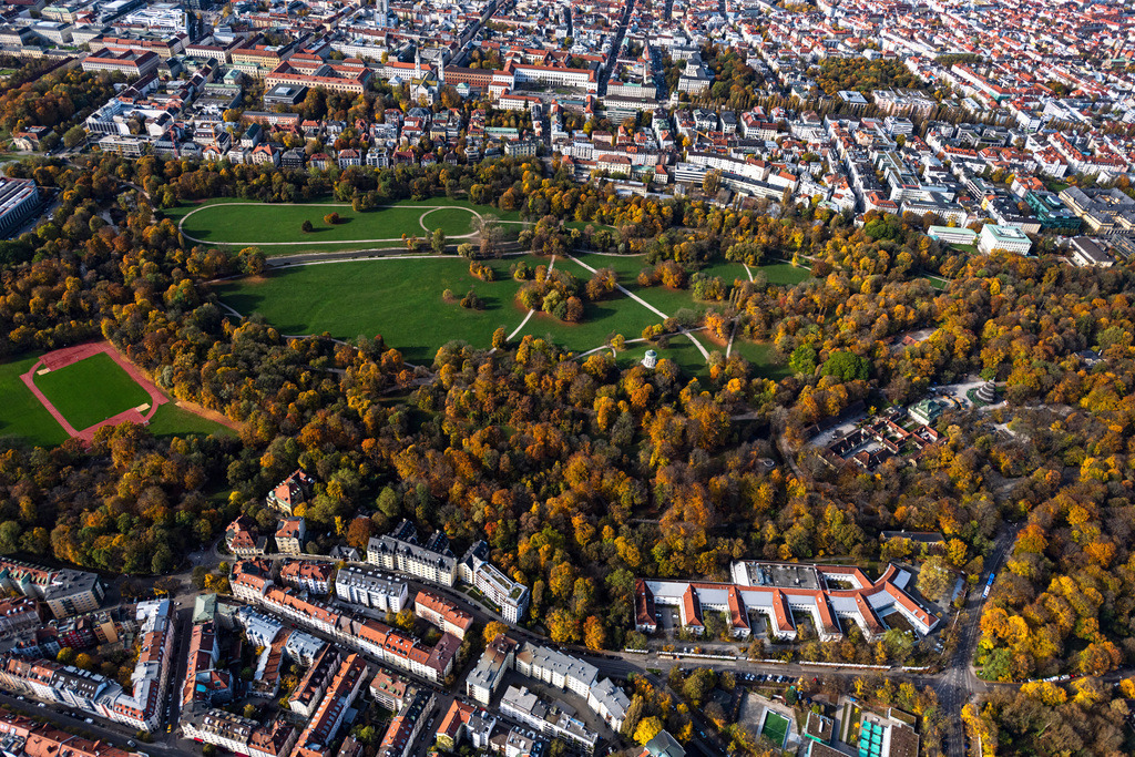 dr__0040906.jpg | MüNCHEN 07.11.2019 Herbstliche verfärbte Vegetationsansicht Parkanlage Englischer Garten mit dem Monopterus und dem Chinesischen Turm im Ortsteil Altstadt-Lehel in München im Bundesland Bayern, Deutschland. // Autumnal discolored vegetation view park of Englischer Garten in the district Altstadt-Lehel in Munich in the state Bavaria, Germany. Foto: Daniel Reiter
