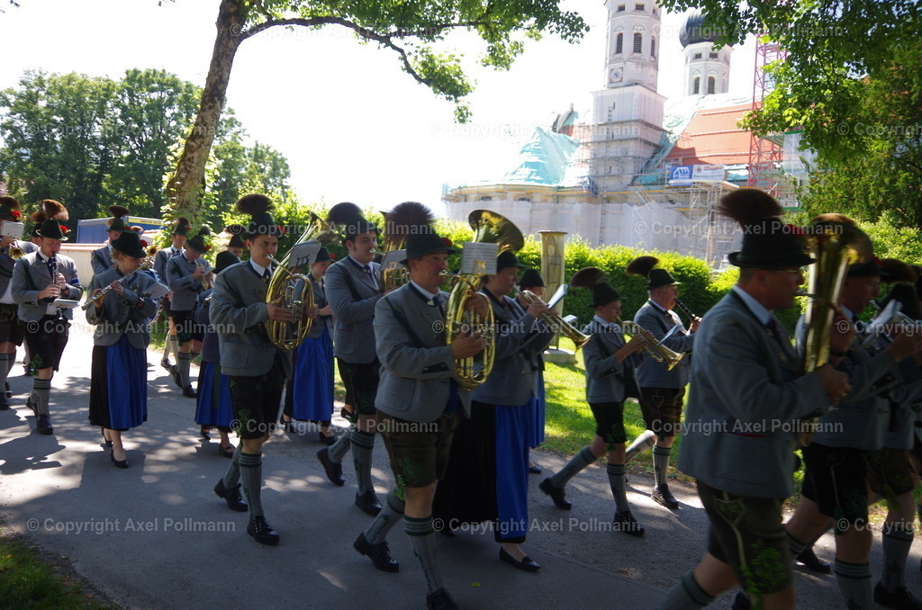 IMGP6454 | fotografiert von Axel PollmannLeonhardi Wallfahrt Benediktbeuern und Murnau, Fronleichnam, Fasching, Landschaft im Loisachtal und Benediktbeuern  - Realisiert mit Pictrs.com