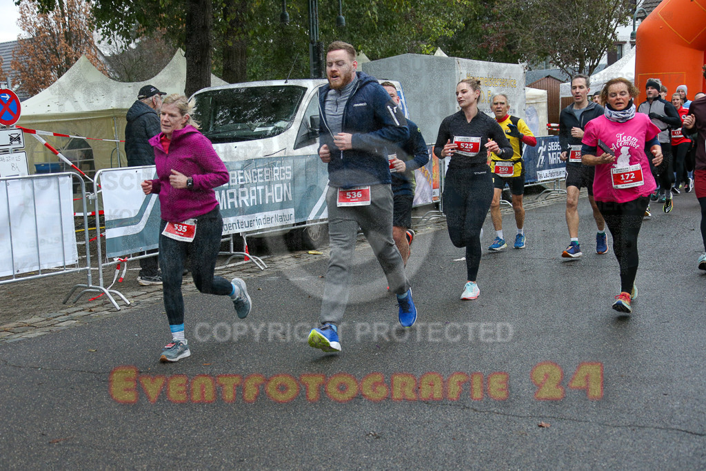 251130_1143_EX1_8474 | Sportfotografie im Rhein-Sieg Kreis, Köln, Bonn, NRW, Rheinland Pfalz, Hessen, etc. Unser Tätigkeitsfeld umfasst den Laufsport vom Volkslauf über den Marathon, Duathlon, Triathon bis zum Ultralauf wie Kölnpfad Ultra oder Schindertrail.