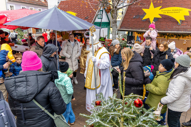 Nikolaus verteilt Geschenke | Bildershop von pixelworld.at - Realisiert mit Pictrs.com