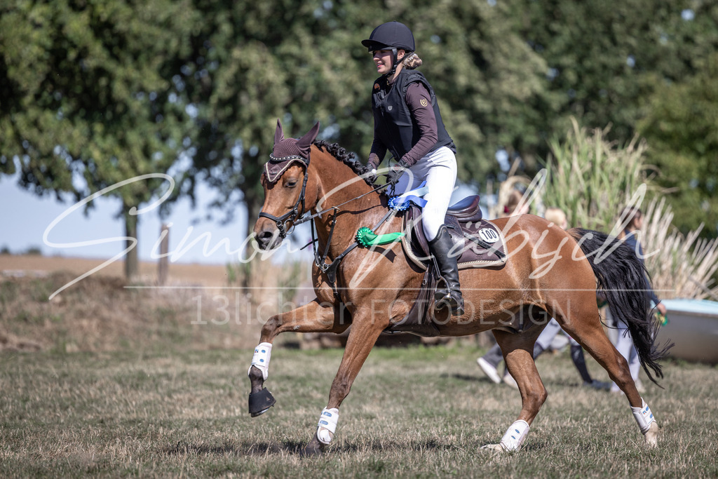 20260906-_3LI4843 | Tierfotografie Pferde, Hunde, Katzen, Haustiere.
Turnierfotografie Reitturniere, Reiten, Springreiten, Dressur in Hanau, dem Main-Kinzig-Kreis und dem Rhein-Main- Gebiet um Frankfurt