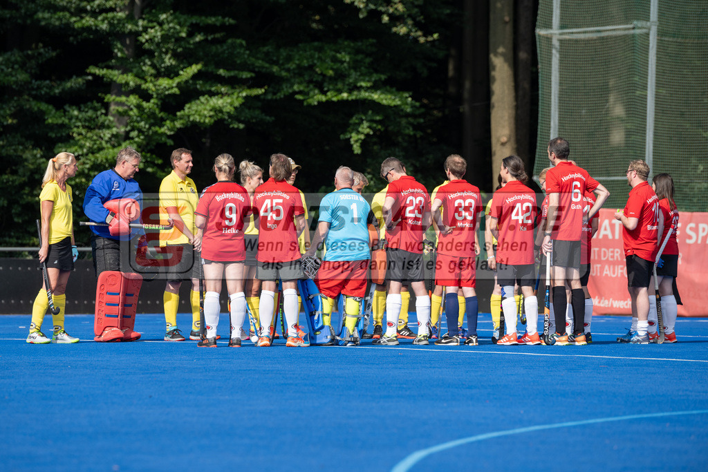 SFE_20240817_0054 | Krefeld, Deutschland, 17.08.2024:  European Cup for Recreational Hockey Players im KTHC Stadion Rot-Weiss Köln Tennis and Hockey Club am 17.08.2024 in Krefeld, Deutschland. (Foto von Stephan Fehrmann)Krefeld, Germany, 17.08.2024: European Cup for Recreational Hockey Players in KTHC Stadion Rot-Weiss Köln Tennis and Hockey Club at 17.08.2024 in Krefeld, Deutschland. (Foto from Stephan Fehrmann)