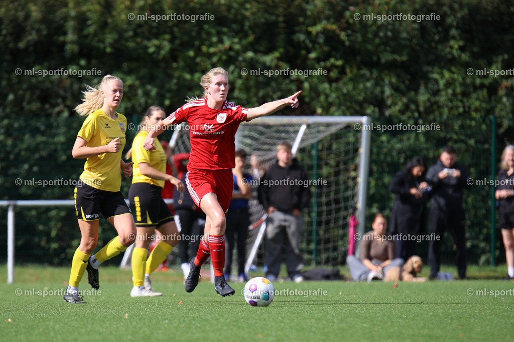 Fußball I Frauen I Saison 2025/2026 I Oberliga Schleswig-Holstein I 2. Spieltag I SV Wahlstedt - SV Frisia 03 Risum-Lindholm | ml-sportfotografie - Realisiert mit Pictrs.com