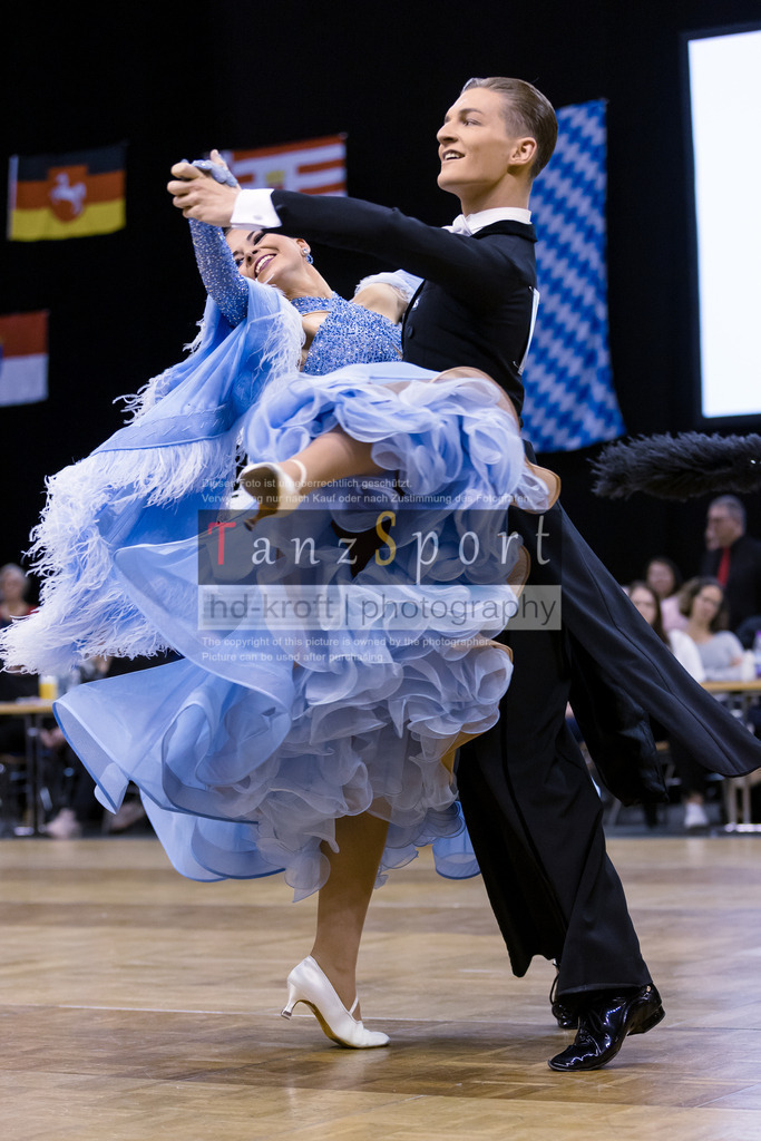 20241102_DM_HGR_Std_09689 | Tanzsportbilder, Standardtanz, Lateintanz, WDSF, DTV, LTVB, dancecomp, goc, hessen tanzt, blaues band der spree, walzer, tango, wiener walzer, slowfox, quickstepp, samba, rumba, cha-cha-cha, paso doble. jive, hd-kroft photography, turniertanzsport