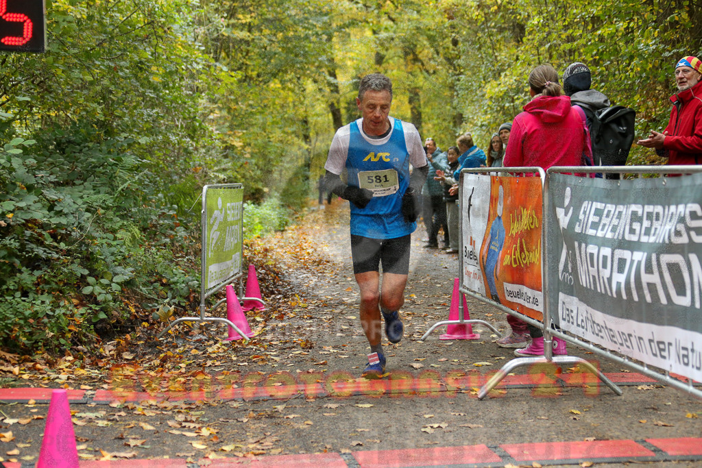 251026_1216_EX1_0015 | Sportfotografie im Rhein-Sieg Kreis, Köln, Bonn, NRW, Rheinland Pfalz, Hessen, etc. Unser Tätigkeitsfeld umfasst den Laufsport vom Volkslauf über den Marathon, Duathlon, Triathon bis zum Ultralauf wie Kölnpfad Ultra oder Schindertrail.