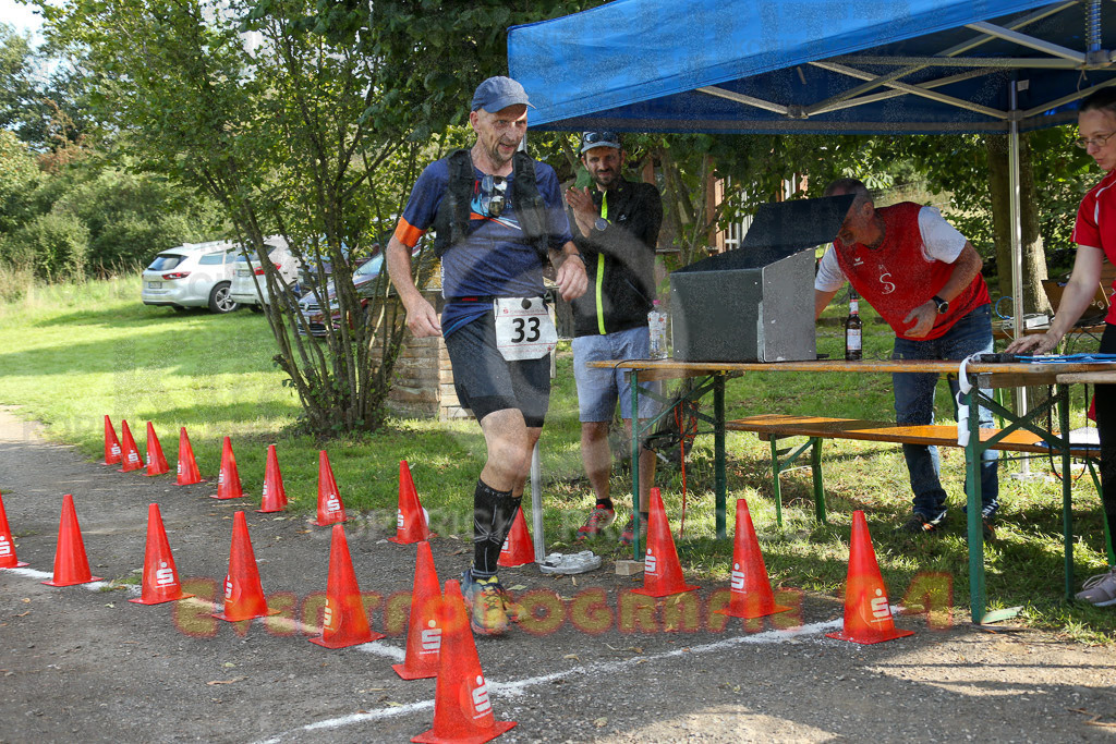 230826_1729_EX1_1737 | Sportfotografie im Rhein-Sieg Kreis, Köln, Bonn, NRW, Rheinland Pfalz, Hessen, etc. Unser Tätigkeitsfeld umfasst den Laufsport vom Volkslauf über den Marathon, Duathlon, Triathon bis zum Ultralauf wie Kölnpfad Ultra oder Schindertrail.