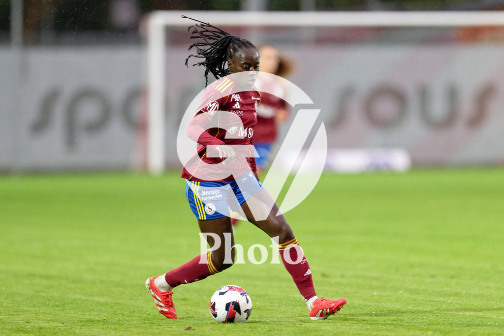 DZ9_4815_c | Switzerland: AXA Womens Super League 2025/26, Servette FC Chenois Feminin vs FC Aarau Frauen - Stade des Trois-Chene, Chene-Bourge: Benedicte Simon (78 Servette FC Chenois Feminin) in action (close up) 