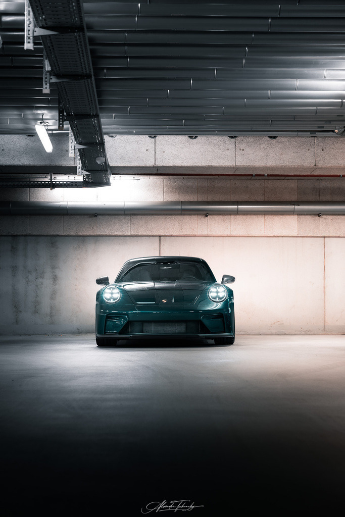 911 GT3 Touring Arlogrünmetallic | Entdecken Sie die faszinierende Welt von Alexander Tschuncky Arts: Kreative Fotografie, atemberaubende Automobilkunst und hochwertiger Bilderdruck. Lassen Sie sich inspirieren! - Realisiert mit Pictrs.com