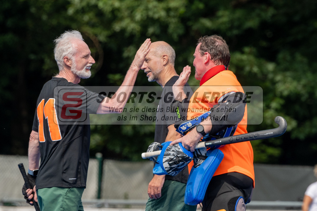 SFE_20240818_0153 | Krefeld, Deutschland, 18.08.2024:  European Cup for Recreational Hockey Players im KTHC Stadion Rot-Weiss Köln Tennis and Hockey Club am 18.08.2024 in Krefeld, Deutschland. (Foto von Stephan Fehrmann)Krefeld, Germany, 18.08.2024: European Cup for Recreational Hockey Players in KTHC Stadion Rot-Weiss Köln Tennis and Hockey Club at 18.08.2024 in Krefeld, Deutschland. (Foto from Stephan Fehrmann)