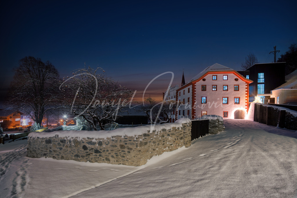 Flaurling | Risschlössl in der Nacht