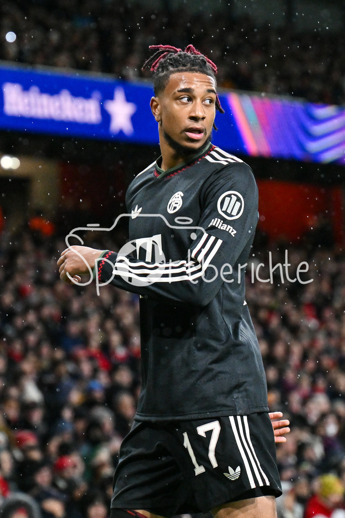 Arsenal FC - FC Bayern München | LONDON, ENGLAND - 26. NOVEMBER: im Bild Michael OLISE (FC Bayern Munich 17) / Einzelfoto / Freisteller beim Ligaspiel zwischen Arsenal London und dem FC Bayern München am 5. Spieltag der UEFA Champions League im Emirates Stadium am 26.11.2025