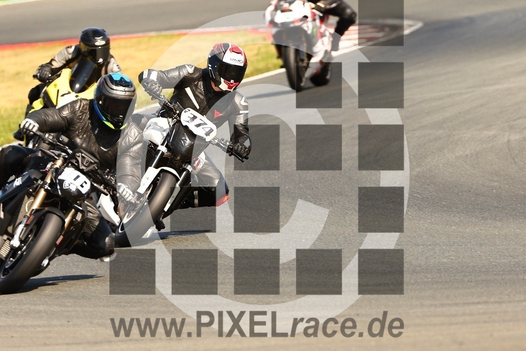 0374-20250719_11182 | Schöne Erinnerungen an spannende Momente - das festzuhalten ist unser Job. PIXELrace.de ist seit 2003 auf den Rennstrecken Europas unterwegs um die Action draußen beim Fahren und die wunderbare Stimmung imm Fahrerlager für euch einzufangen.