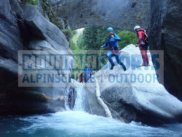 P8150036 | Bestelle die Bilder deines Berg- oder Wasser-Abenteuers mit Mountain Sports bequem von zu Hause aus direkt über unseren Online Fotoshop von pictrs.com. - Realisiert mit Pictrs.com
