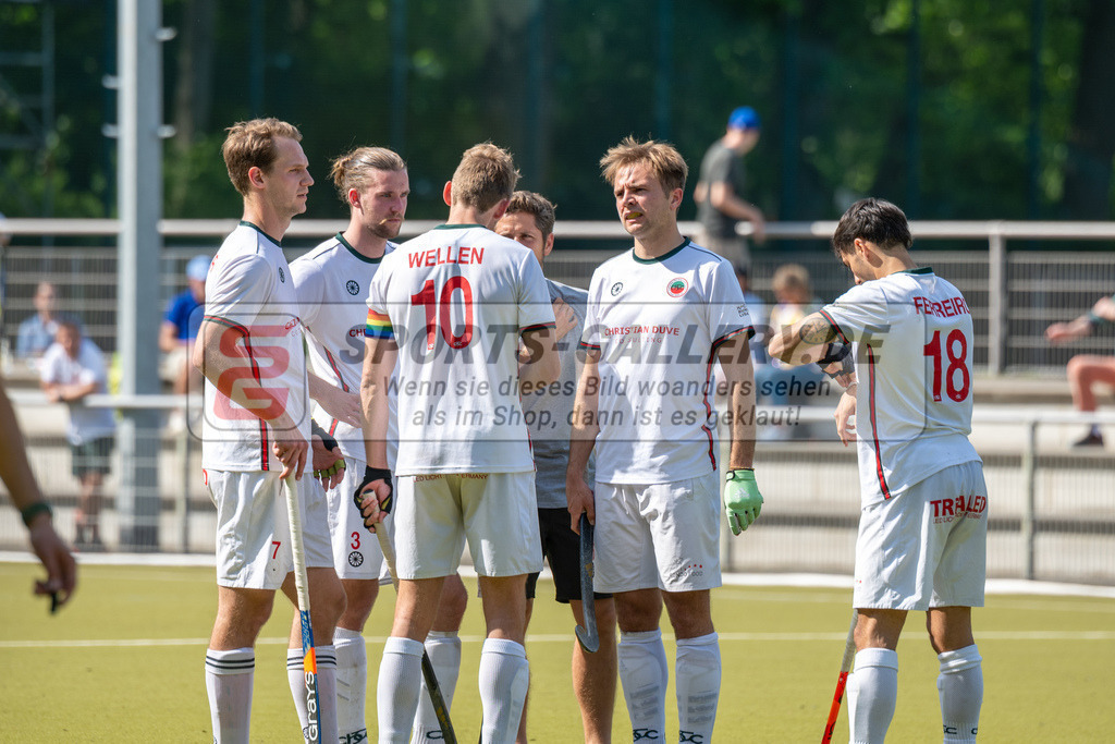 SFE_20240511_0165 | Krefeld, Deutschland, 11.05.2024: Niklas Wellen (Crefelder HTC) in Aktion waehrend des Spiels der Feldhockey 1. Bundesliga Herren zwischen Crefelder HTC - Rot Weiss Köln im Gerd-Wellen-Hockeyanlage am 11.05.2024 in Krefeld, Deutschland. (Foto von Stephan Fehrmann)

Krefeld, Germany, 11.05.2024: Niklas Wellen (Crefelder HTC) in action during the game of Feldhockey 1. Bundesliga Herren between Crefelder HTC - Rot Weiss Köln in Gerd-Wellen-Hockeyanlage at 11.05.2024 in Krefeld, Deutschland. (Foto from Stephan Fehrmann)