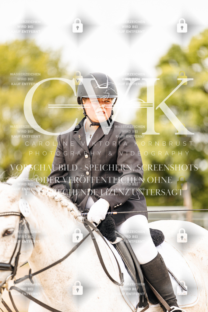 CK904773 | Turnierfotografie Pferdefotografie Trier Rheinland-Pfalz Pferdesport Reitsport Tierfotografie Sportfotografie Pferdevideo Pferdevideografie Equestrianvideography equestrianphotography  - Realisiert mit Pictrs.com