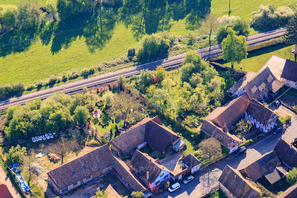 Aerial view: B&B La Forge Bleue in Uttenhoffen in the state Bas-Rhin, France.Photo: IMG_099417.jpg taken on 04/30/2017 by Werner Riehm/FLY-FOTO.comResolution of the original: 4821 x 3214 pxGite Authentique en Alsace - La Forge Bleue - Uttenhoffen