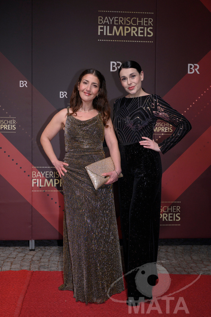 _DWI4764 | Gonca de Haas und Anita Eichhorn bei der Verleihung des 47. Bayerischen Filmpreises 2026  im Prinzregententheater. München, Deutschland. Der Bayerische Filmpreis wird seit 1979 von der Bayerischen Staatsregierung verliehen, um die Bedeutung des Kinofilms als Kulturgut herauszustellen - Realisiert mit Pictrs.com