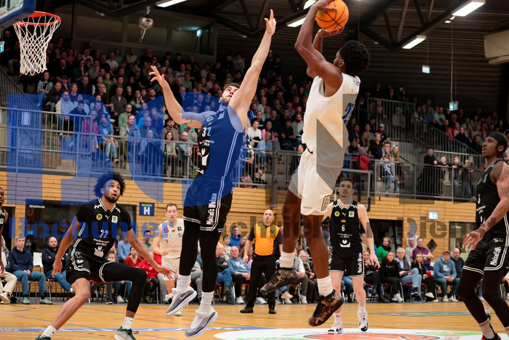 SES_BOCBAY20250209-63 | bond - Realisiert mit Pictrs.com