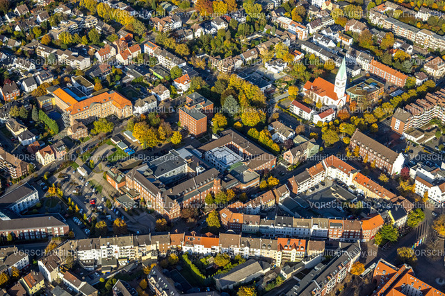 Gladbeck221005758 | Luftbild, St. Barbara Hospital, Caritas Seniorenzentrum Johannes-van-Acken-Haus, Evang.-Luth. Christuskirche, Gladbeck, Ruhrgebiet, Nordrhein-Westfalen, Deutschland