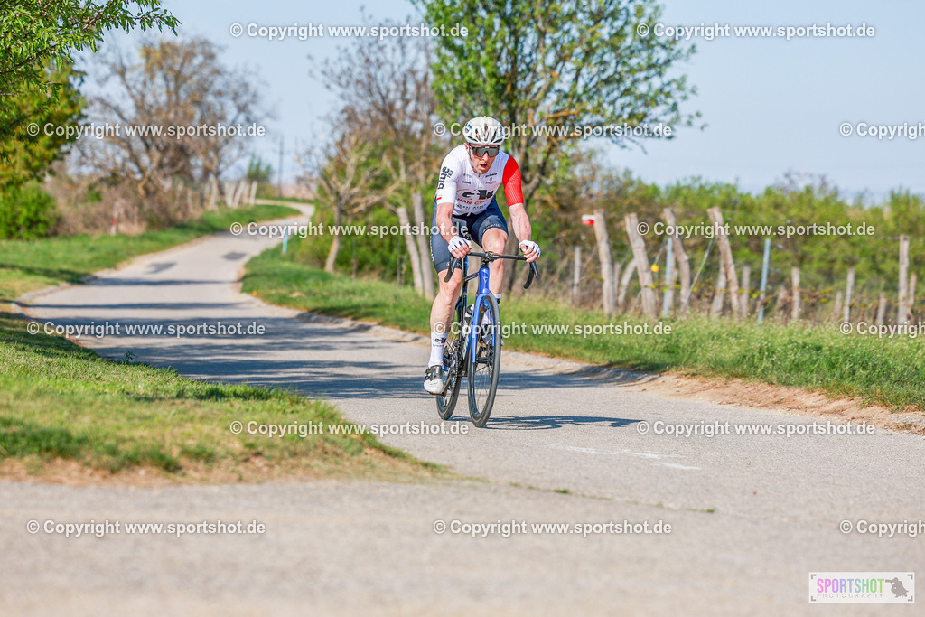 585_AR6_8162 | Neusiedlersee Radmarathon 2026@sportshot_your_pictrs #yourpictures#roadtowm2029 #nrm #neusiedlerseeradmarathon #neusiedlersee #neusiedlerseetourismus #burgenland #mörbisch #nrm26 #burgenlandtourismus #voglundco #poweredbyburgenlandtourismus #radsport #rad #marathon #ucigranfondo #visitburgenland #ucigranfondoworldseries