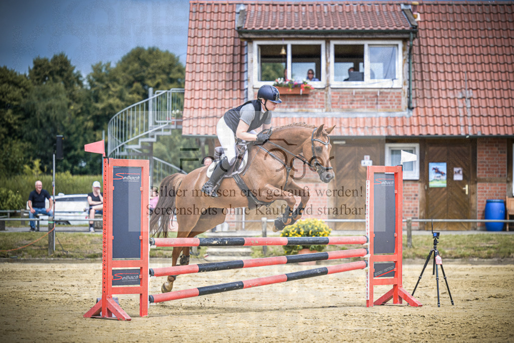 DOS_7409 | Entdecke hochwertige Reitturnierfotos von Foto Oger. Professionell, emotional und authentisch – jetzt Lieblingsmomente im Shop bestellen.Deutschlandweite Turnierfotografie. - Realisiert mit Pictrs.com