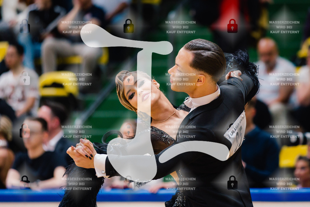 Hessen Tanzt WDSF International Open Standard 25th (85) Wladislaw Treichel _ Diana Weimer (TSZ Blau-Gold Casino Darmstadt)-2025-05-17-8952 | Webshop for digital downloads and prints of dance sport, event & show photographer Julian Link - Realisiert mit Pictrs.com