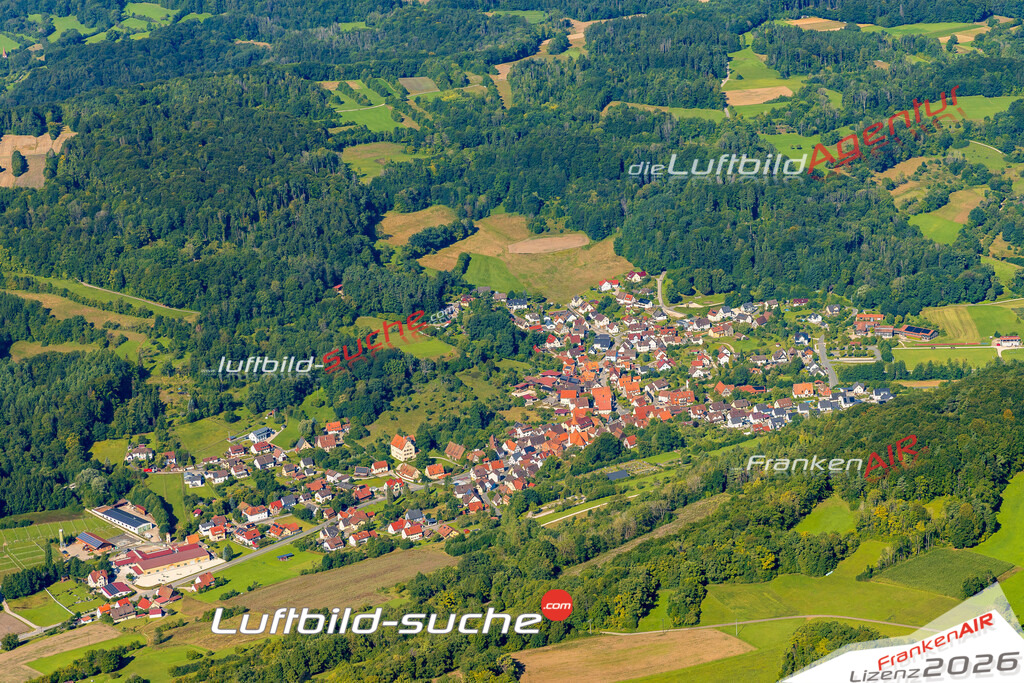 Luftaufnahme der Stadt Kirchensittenbach - Die Luftaufnahme wurde 2025 vom UL-Flugzeug heraus erstellt ( keine Drohne ) - Hochauflösende Luftaufnahme - für professionelle Ausdrucke geeignet. Die Geschenkidee !Mit Lizenz und Bildrechte bestellbar