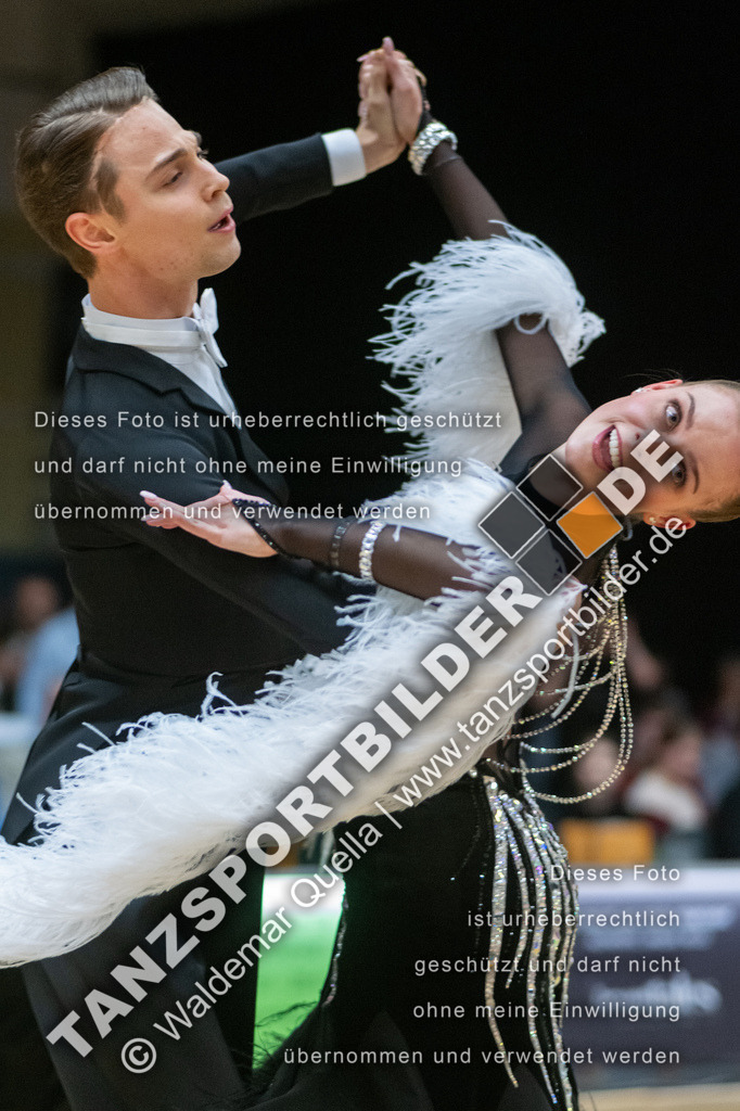 20250111-10060 | Hier finden Sie Tanz Bilder vom Latein und Standard Formationen tanzen. Sportbilder vom Tanzsport. Schöne Fotos und von Weltmeisterschaft, Europameisterschaft, Bundesliga, Regionalliga, Oberliga und Landesliga sowie von GOC Stuttgart, DanceComp, WM Bremen