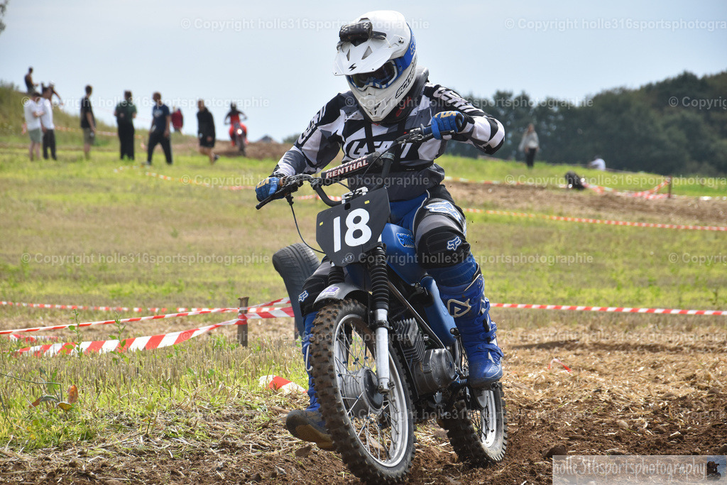 DSC_0260 | Sportfotografie , Motorsport, Motoross, Reitsport, Mointainbike, Enduro,
Landschaft , Outdoor, Eventfotografie, Landschaft, Bilder online bestellen - Realisiert mit Pictrs.com