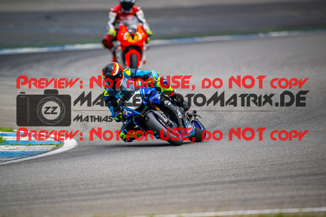 MaZZes_FotoMatrix_240702_6007705_8642 | WEISS