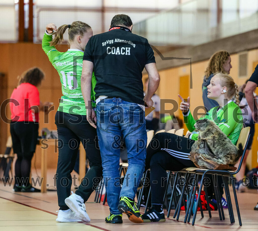 2023-12-16_024_SpVgg_Altenerding_gegen_HC_Donau-Paar_II | Erding, Deutschland, 16.12.2023:
Handball, Bezirksoberliga Frauen Altbayern 2023 / 2024, 10. Spieltag, SpVgg Altenerding gegen HC Donau/Paar II, Endergebnis: 22:22

Foto: Christian Riedel / fotografie-riedel.net