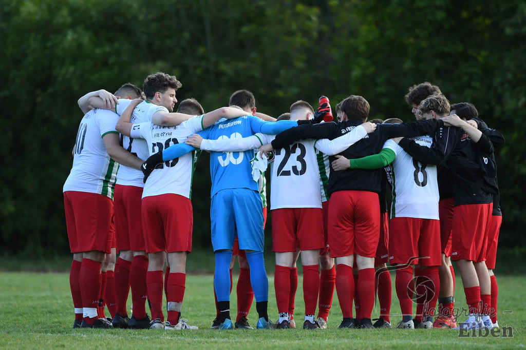 TuS Ofen-SG FriPe | Herren 1. Kreisklasse Süd, Jade-Weser-Hunte; TuS Ofen (blau)-SG FriPe (weiß) am 28.05.2025; in Ofen (), Photo: Philip Eiben 2025 - Realisiert mit Pictrs.com