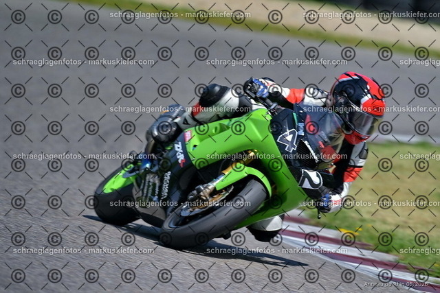 26BT02-1719 | markuskiefer.com - Realisiert mit Pictrs.com