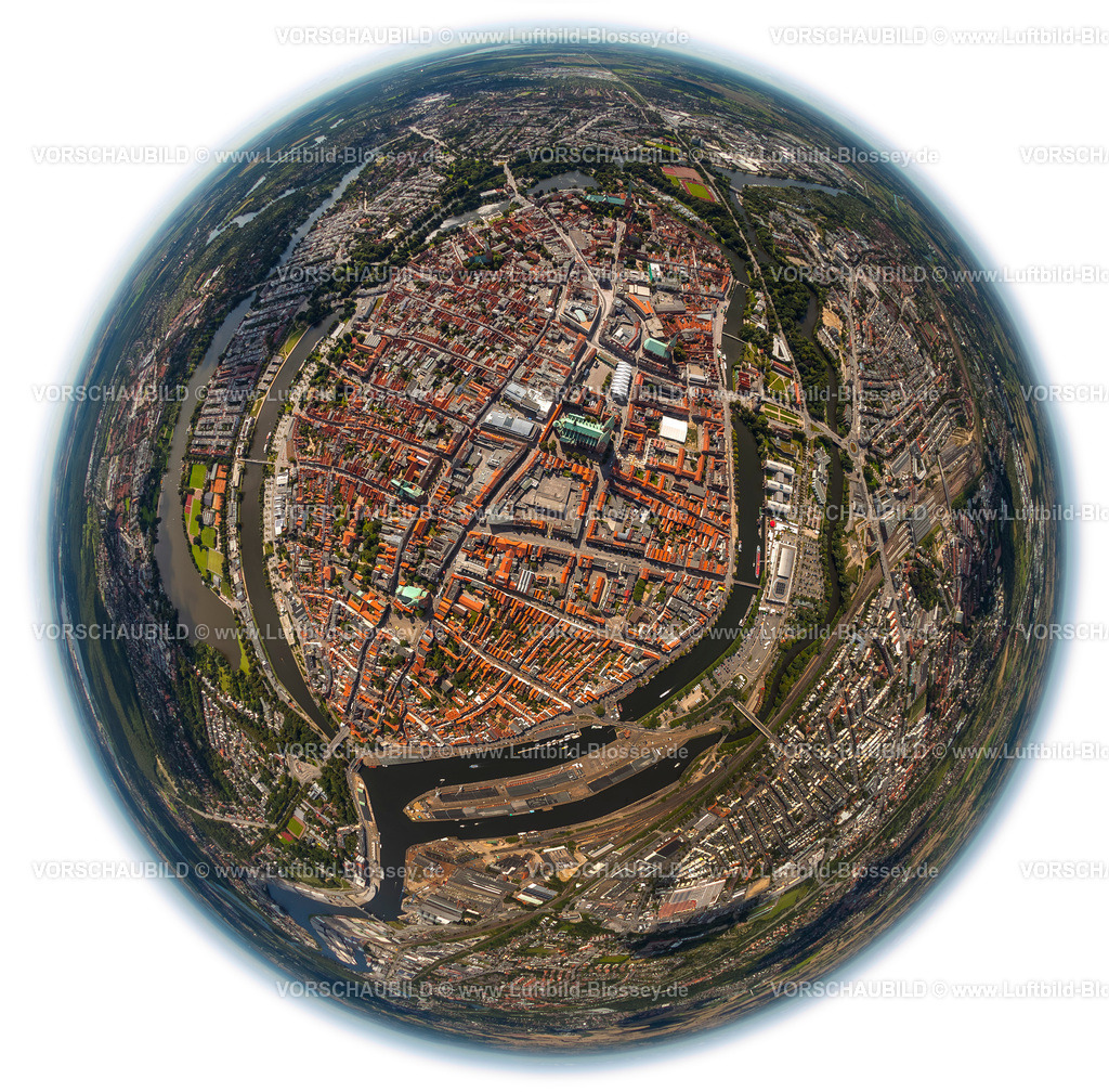 Luebeck12084680B | Altstadt von Luebeck,  St.Jakobi-Kirche, St.Marien-Kirche, St.Petri-Kirche, St.Aegidien-Kirche, Luebecker Dom, Trave, Luebeck, Ostsee, Schleswig-Holstein, Deutschland, Europa