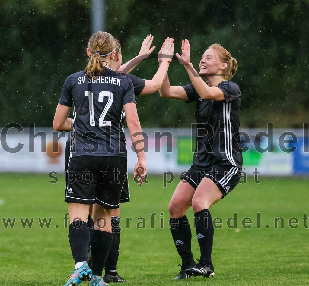 2023-10-14_093_FC_Schwaig_gegen_SV_Schechen | Oberding, Deutschland, 14.10.2023:
Fußball, Bezirksliga 2023 / 2024, 6. Spieltag, FC Schwaig gegen SV Schechen, Endergebnis: 4:3

Jubel nach dem 1:1 durch Julia Marth (SV Schechen, #6)

Foto: Christian Riedel / fotografie-riedel.net