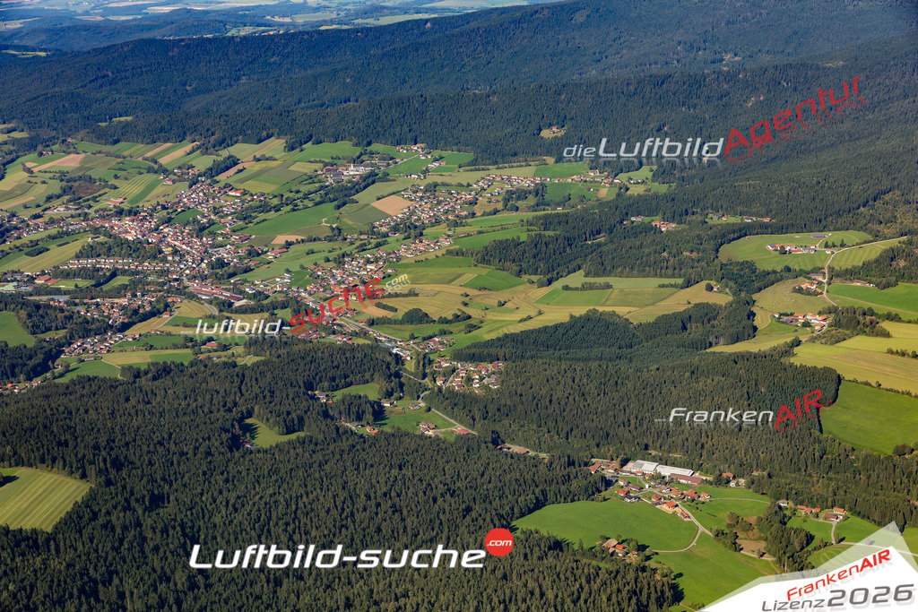Die Luftaufnahme Thürnstein - Lohberg wurde 2021 mittels Flugzeug (keine Drohne) erstellt. Hohe Auflösung -für große Poster und Wandbilder geeignet!