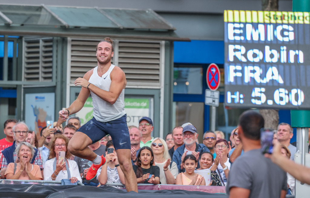 top-top.de-250828-265 | Foto, Video, Fotografie, Videografie, Fotobox, DJ, Discjockey, Musik, Musikbox, Veranstaltung, Photobooth, Amazon, Ebay, Buchtipp, Bestseller, Autor, Verlag, Buch, Wesel, Hamminkeln, NRW, Dinslaken, Rees, Drohne, Hochzeit, Party, Fotobox, Wesel, Fotograf