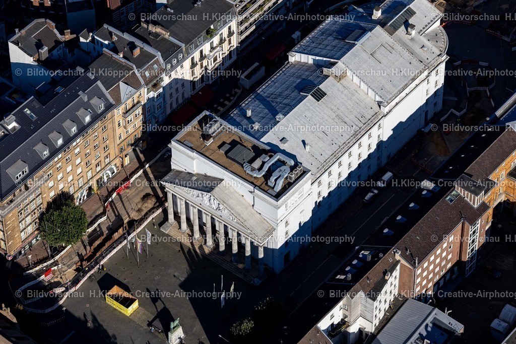 Lufbilder Aachen-6161 | Theater Aachen in der Innenstadt am Theaterplatz von Aachen im Bundesland Nordrhein-Westfalen. Aachen ist kreisfreie Kurstadt, Bischofssitz und westlichste Großstadt Deutschlands. In der historischen Innenstadt im Stadtteil Mitte befindet sich das auffällige weiße, längliche Gebäude des Theaters. - Realisiert mit Pictrs.com