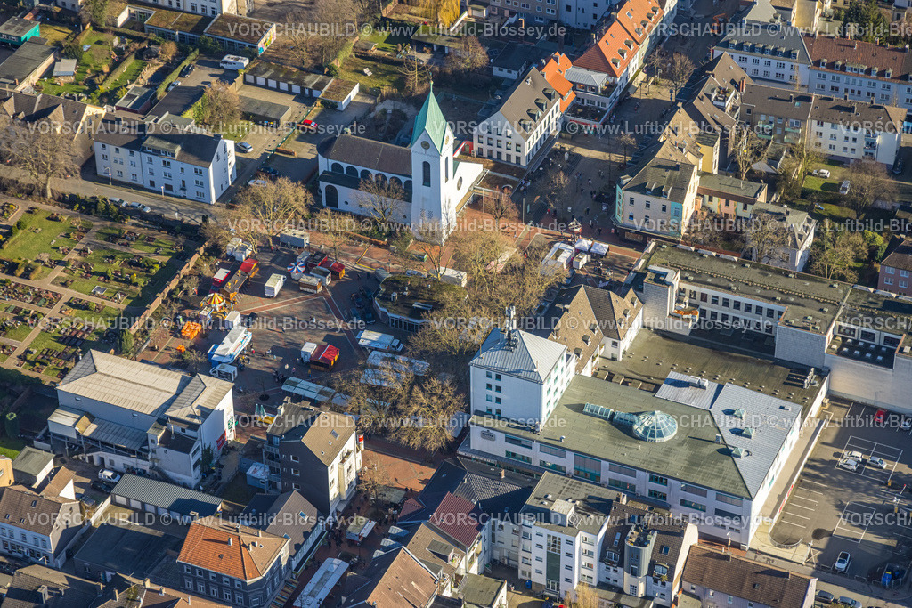 Dortmund240101475 | Luftbild, Hombrucher Marktplatz Wochenmarkt, evang. Kirche am Markt, Stadtbezirk Hombruch, Dortmund, Ruhrgebiet, Nordrhein-Westfalen, Deutschland