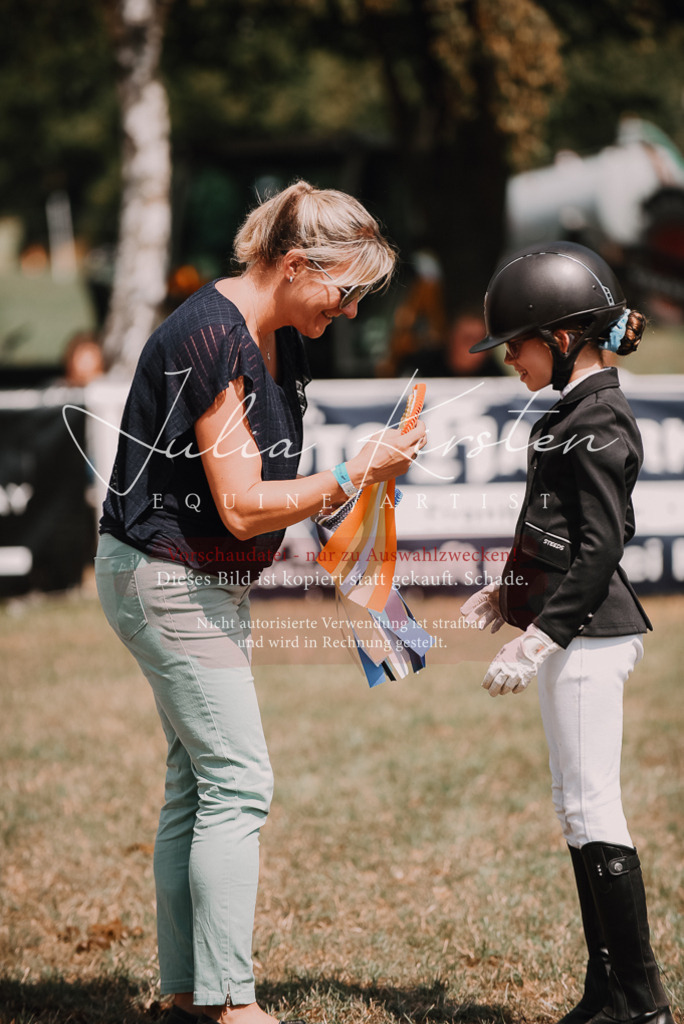 DSC_6340 | Pferde- und Turnierfotografie in Westsachsen. Pferdeportraits, Auftragszeichnungen und intuitive Kunst.