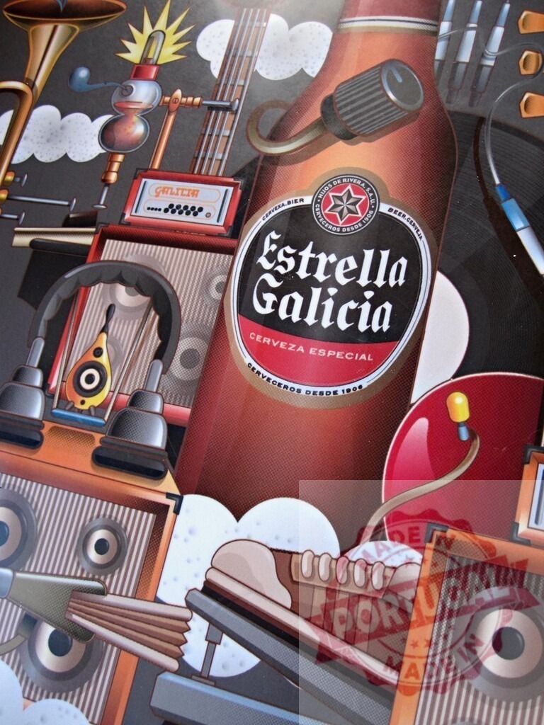 Estrella Galicia beer bottle and music instruments illustration | Estrella Galicia beer bottle surrounded by various instruments and sound equipment in a dynamic illustration - Realisiert mit Pictrs.com