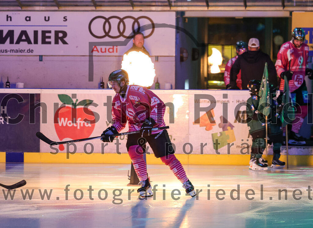 2025-10-10_022_TSV_Erding_gegen_onesto_Tigers_Bayreuth | Erding, Deutschland, 10.10.2025:Eishockey, Oberliga Süd 2025 / 2026, 7. Spieltag, TSV Erding gegen onesto Tigers Bayreuth, Endergebnis: 2:5Lukas Gaus (Erding Gladiators, #23)Foto: Christian Riedel / fotografie-riedel.net